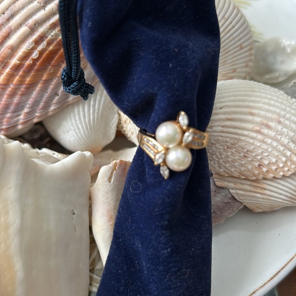 10kt Gold Sparkling CZs and Genuine Pearls Ring - Picture 2 of 9